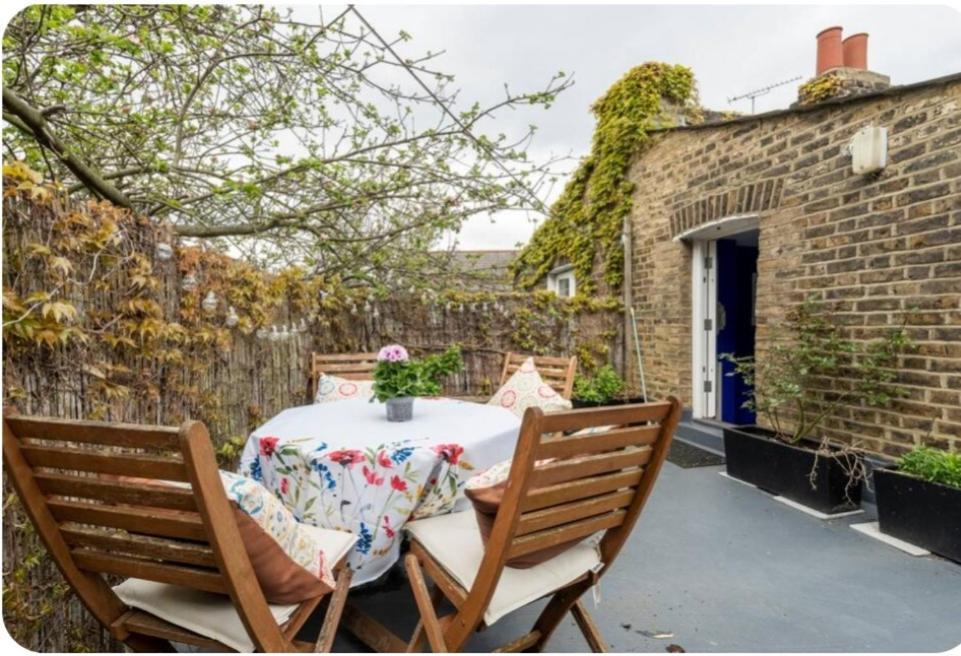 Stylish Room With Private Bath & Terrace In Super Central Clapham Junction Minutes From Victoria, Waterloo Londra Dış mekan fotoğraf